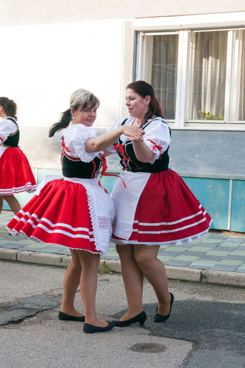 babske-hody-blucina-2014_100.jpg
