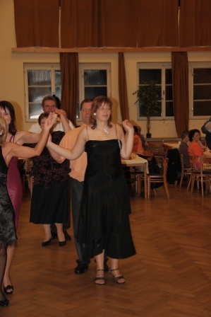 Návštěvníci plesu17.JPG
