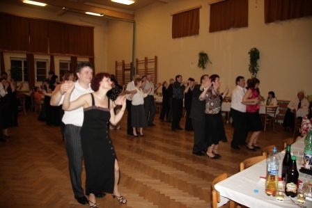 Návštěvníci plesu18.JPG